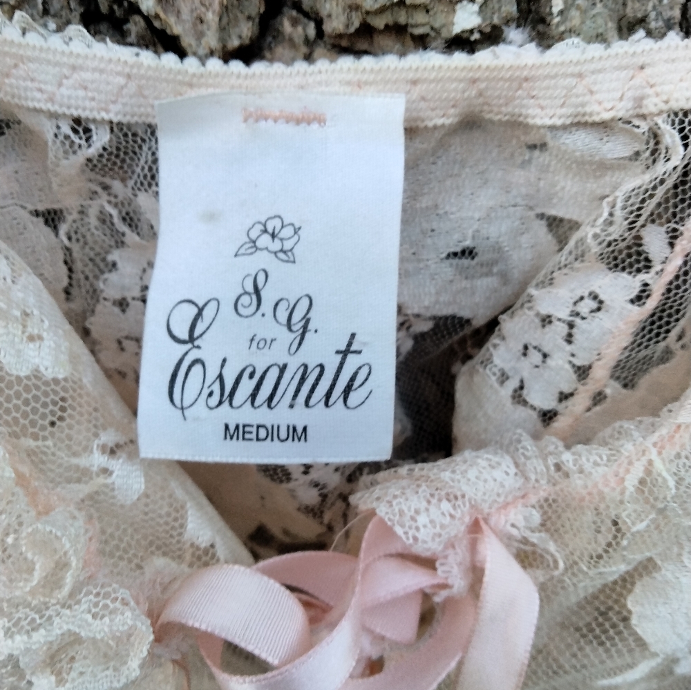⬇️ Price Drop!⬇️ SG Escante Camisole in size M - Picture 4 of 4